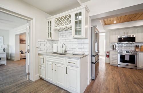 Bay Crest Park House | Fall Waterfront Luxury | Renovated Tampa Bay Home