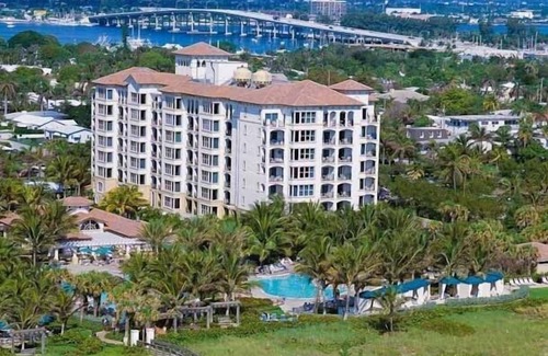 Palm Beach Shores Condo | FALL/WINTER SAVINGS: Oceanside One Bedroom Villa With Balcony