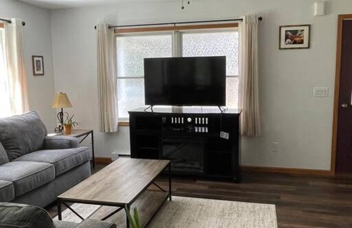 Benton House | Falls Edge Farm Cottage