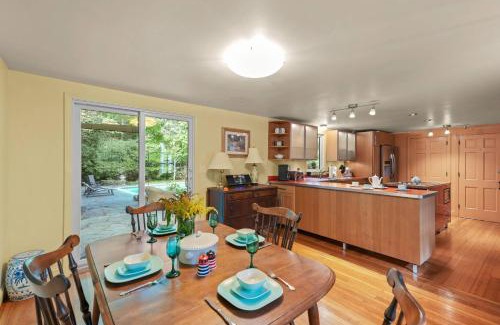 Falmouth House | Falmouth Breeze Escape
