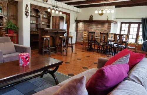 Saint-Saturnin Villa | Familial House Dellac-Mathieu in mountain village Cantal