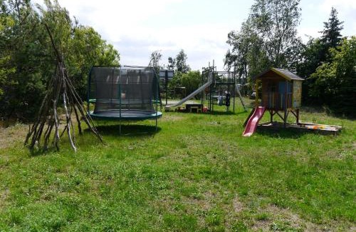 Milmersdorf Apartment | Familienurlaub auf dem Land - 10 Minuten von Templin