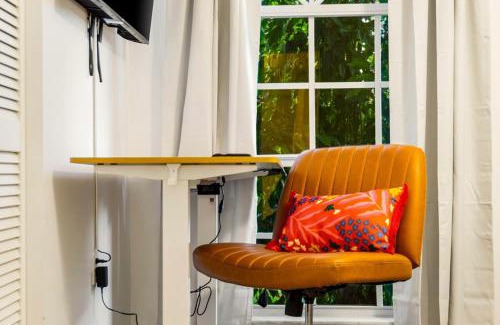 Palm Bay House | Families and large groups, with TVs in every room