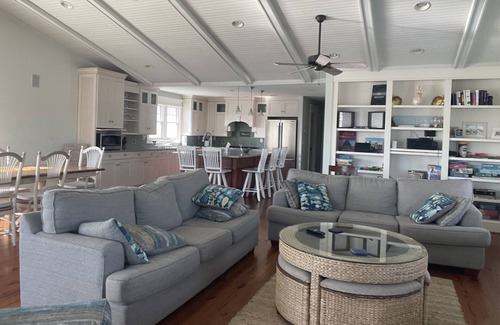 Bethany Beach House | FAMILY AFFAIR! GORGEOUS 7 BR HOME- WALK TO BETHANY BEACH! 104 Third St.