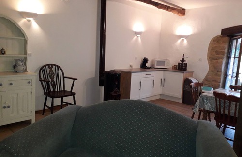Frayssinet-le-Gelat House | Family and pet-friendly 3 bedroom rural retreat close to river Lot and vineyards
