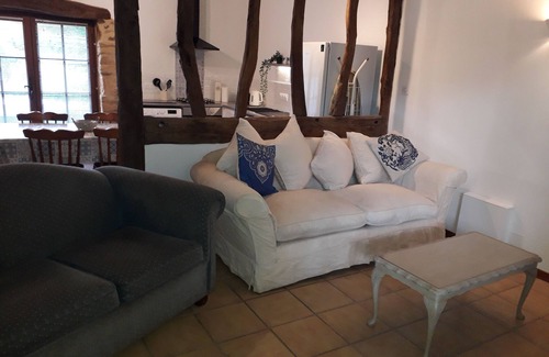 Frayssinet-le-Gelat House | Family and pet-friendly 3 bedroom rural retreat close to river Lot and vineyards