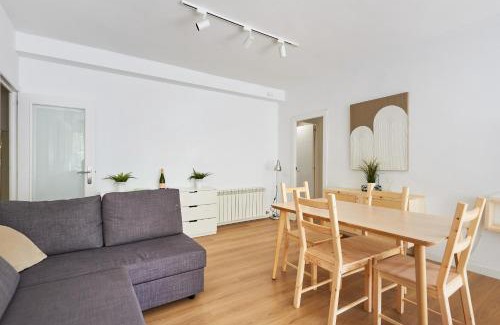 La Maternitat i Sant Ramon Apartment | Family Apartment Camp Nou by Maison Piñata