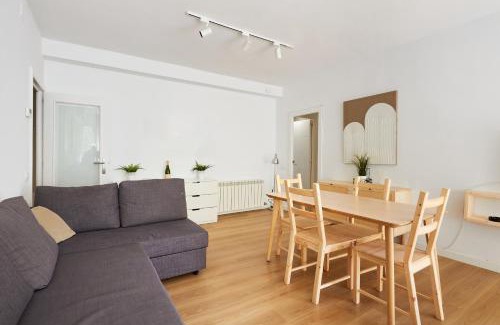 La Maternitat i Sant Ramon Apartment | Family Apartment Camp Nou by Maison Piñata