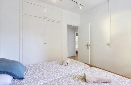 La Maternitat i Sant Ramon Apartment | Family Apartment Camp Nou by Maison Piñata