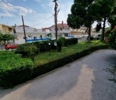 Haniotis Apartment | Family apartment near the sea