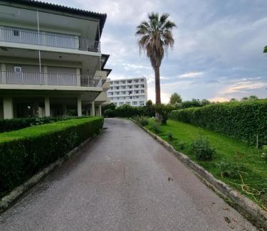 Haniotis Apartment | Family apartment near the sea