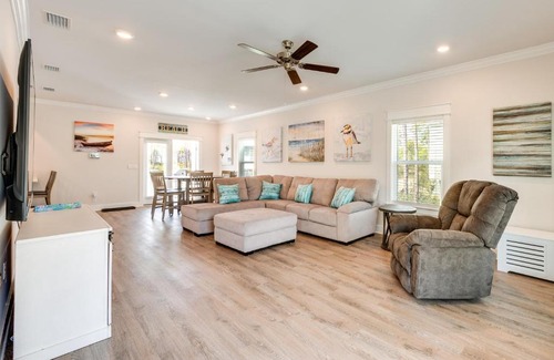 Panacea House | Family Beach Getaway in St Teresa Bike to Ocean!
