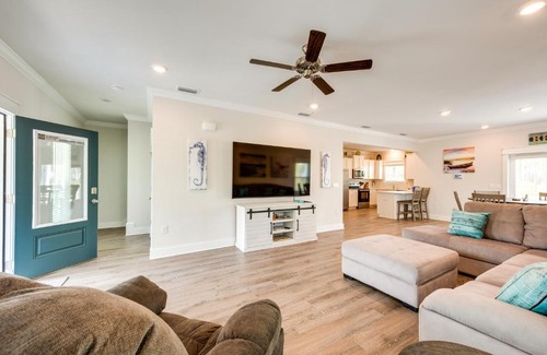 Panacea House | Family Beach Getaway in St Teresa Bike to Ocean!