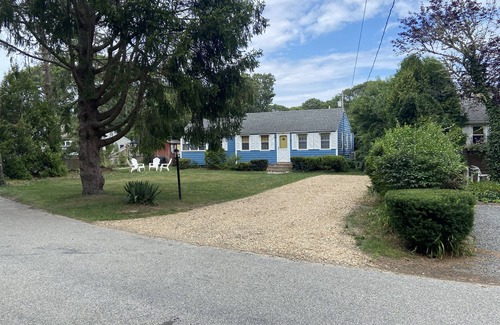 Harwich Port Cottage | Family beach cottage with 4 min walk to Earle Beach at the end of the road