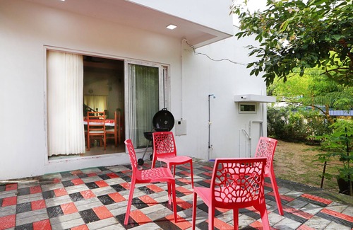 Kuzhuppilly House | Family Beach Home in a quiet seaside village. Suitable for working from home.