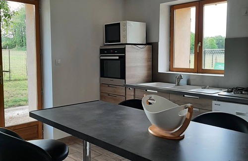 Cosne-Cours-sur-Loire House | FAMILY COTTAGE IN THE COUNTRY