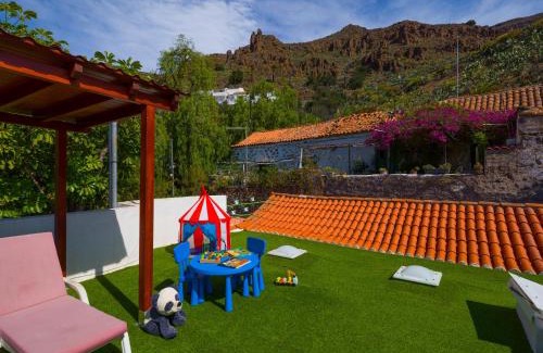 Temisas Villa | FAMILY COTTAGE AMONG OLIVE TREES