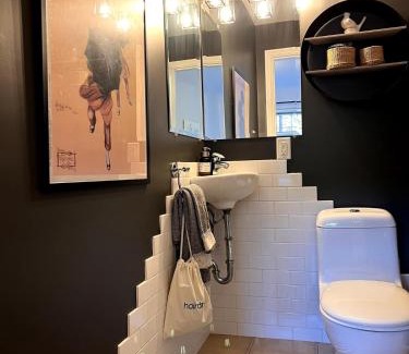 Saanich East House | Family Cottage at Horner Park