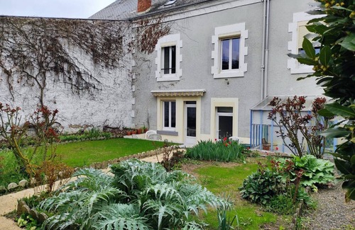 Scoury Cottage | Family cottage in Berry with private garden and bikes, near station