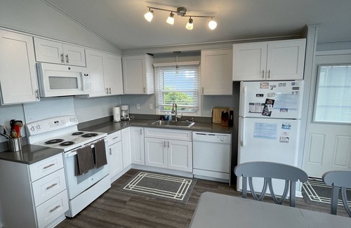 South Nags Head House | Family Cottage in South Nags Head with easy beach access!