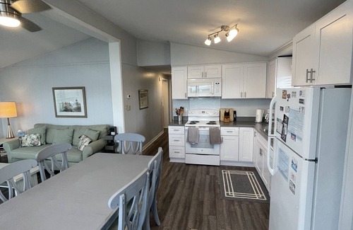 South Nags Head House | Family Cottage in South Nags Head with easy beach access!