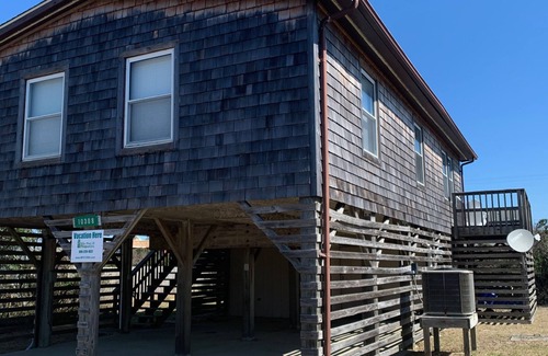 South Nags Head House | Family Cottage in South Nags Head with easy beach access!