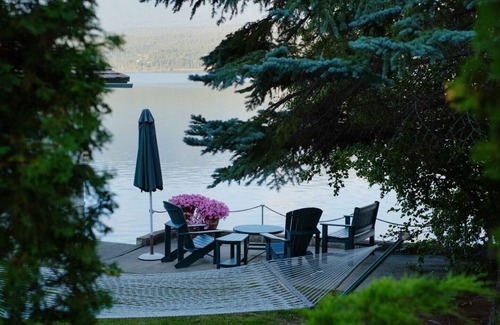 East Kootenay Cottage | Family Cottage Right on Lake Windermere