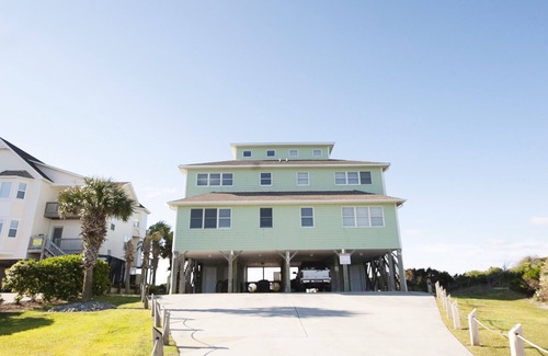 Emerald Isle House | Family & Dog Friendly Oceanfront