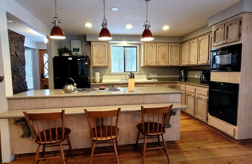 Overlook Park House | Family Escape with Game Room, Hot Tub and A/C