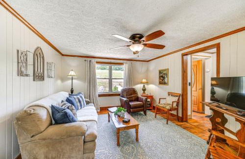 Fancy Gap House | Family Fancy Gap Cottage with Deck - Pets Welcome!