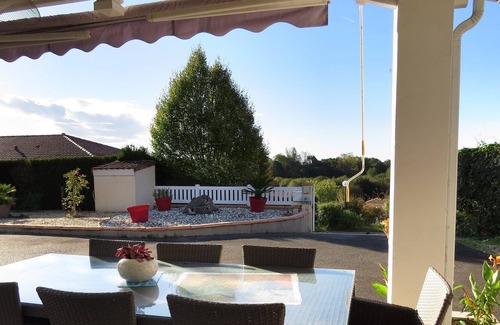 Saint-Vincent-de-Tyrosse House | Family house swimming pool garden 1000m² trampoline ping-pong basketball cleaning