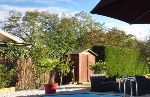 Saint-Vincent-de-Tyrosse House | Family house swimming pool garden 1000m² trampoline ping-pong basketball cleaning