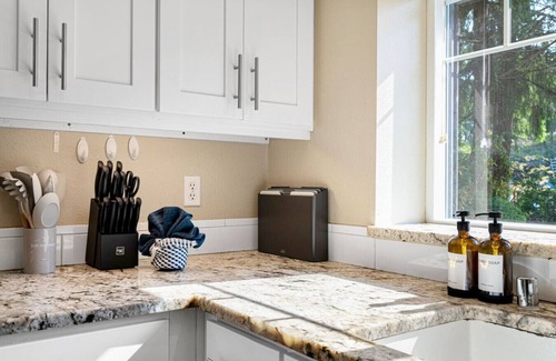 Mountlake Terrace House | Family-Friendly 3BR Upper Unit @Mountlake Terrace