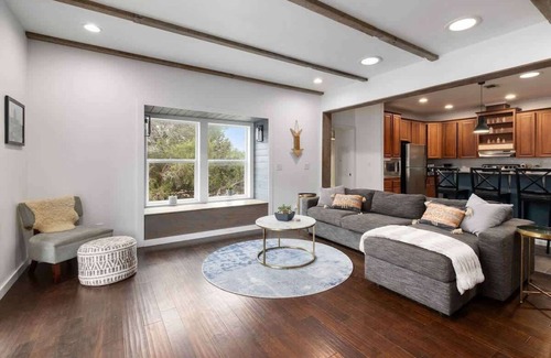 McNeil House | Family friendly | Hot Tub, Karaoke & Fire Pit