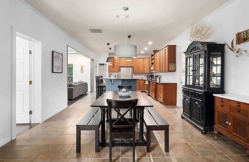 McNeil House | Family friendly | Hot Tub, Karaoke & Fire Pit