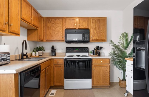 Dandridge House | Family Friendly, 15 Min to Douglas Lake, Game Room, King bed