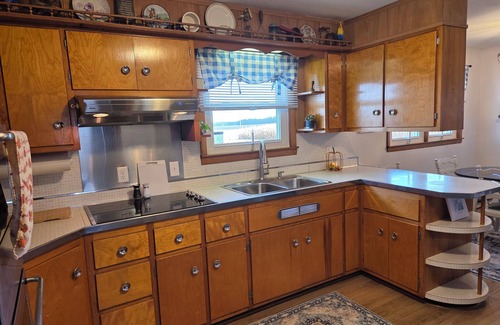 Saint Bernice Other | Family friendly, 1960's farmhouse on grain farm with AC in rural setting.