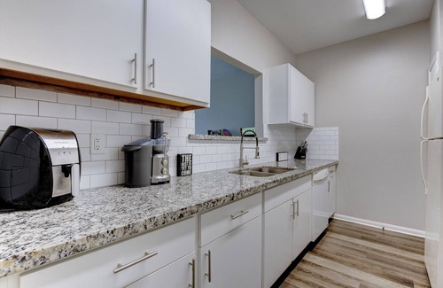 Astrodome House | family-friendly 2-bedroom, 2.5 bath included Wi-Fi, and classic arcade games