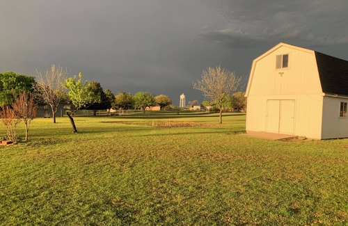 Midlothian House | Family friendly, 3-bedroom house in Midlothian with 1.3 acres, big patio, fishin