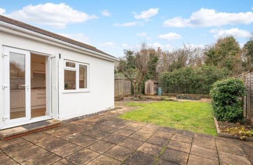 Eastcote House | Family Friendly 3 Bed Home In Pinner Pets Welcome - Pass the Keys