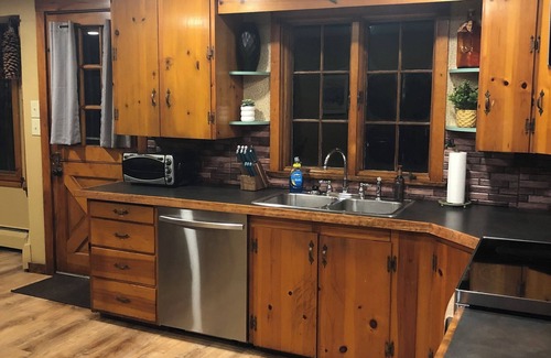 Bethel House | Family Friendly 3-bedroom house less than 15 minutes from Sunday River!