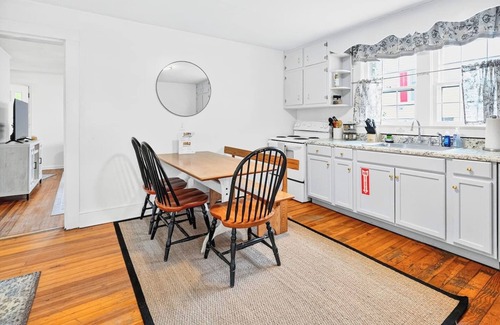 Danville House | Family-Friendly 3BR/1BA Schoolfield Cottage