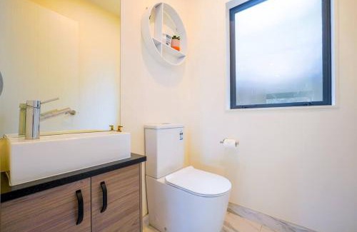 Dairy Flat Villa | Family Friendly 4 Bedrooms House in Dairy Flat