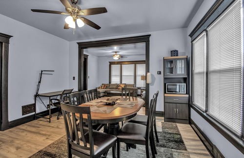 Buffalo House | Family-Friendly 6-bedroom house in Charming Buffalo with WiFi, AC