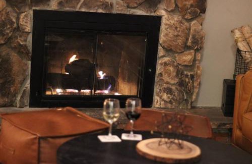 Big Bear Lake Villa | Family-friendly, AC, Hot Tub, Walk 2 Park & Lake