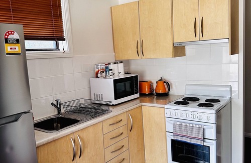 Baulkham Hills Cottage | Family friendly 2 bedroom retreat with a Swimming Pool