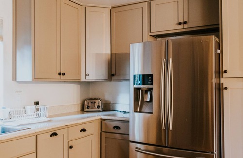 Boulder Bay House | FAMILY FRIENDLY BIG BEAR HOME with HOT TUB & BOAT PARKING