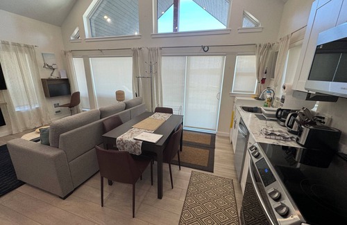 Lac La Hache Cabin | Family friendly Charming Lakeside cottage on Lac La Hache! Fun all year!