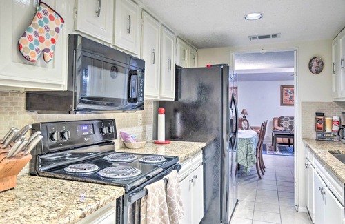North Dallas House | Family-Friendly Dallas Townhouse w/Private Patio!
