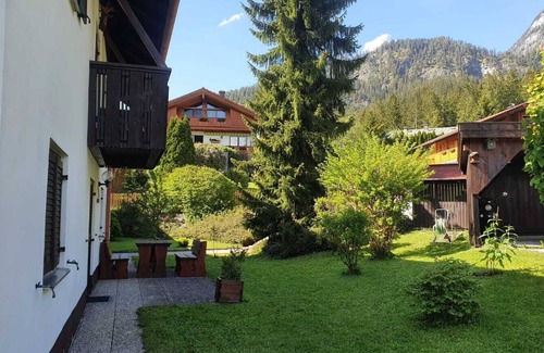 Bischofswiesen Apartment | Family-friendly accommodation with mountain view